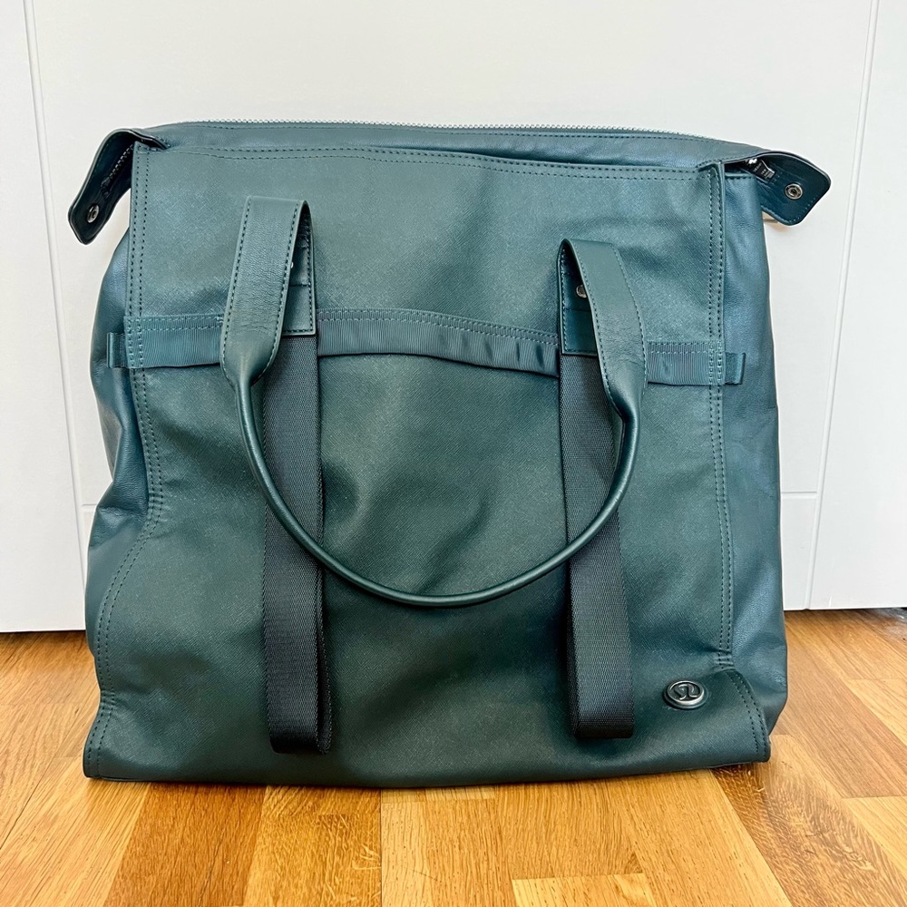 Lululemon yoga bag